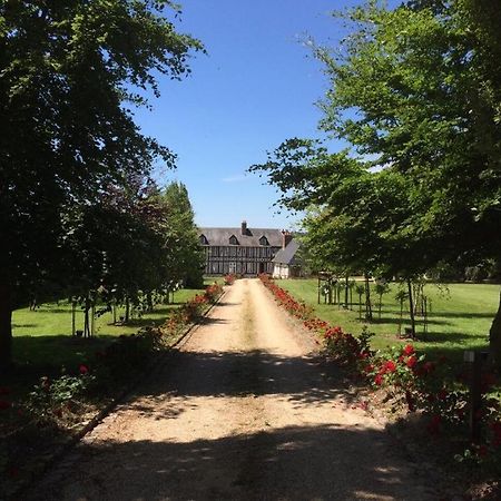 La Gloriette Gite Situe Dans La Propriete Dun Magnifique Manoir Vatteville Exterior foto