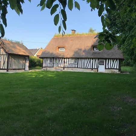 La Gloriette Gite Situe Dans La Propriete Dun Magnifique Manoir Vatteville Exterior foto