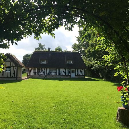 La Gloriette Gite Situe Dans La Propriete Dun Magnifique Manoir Vatteville Exterior foto