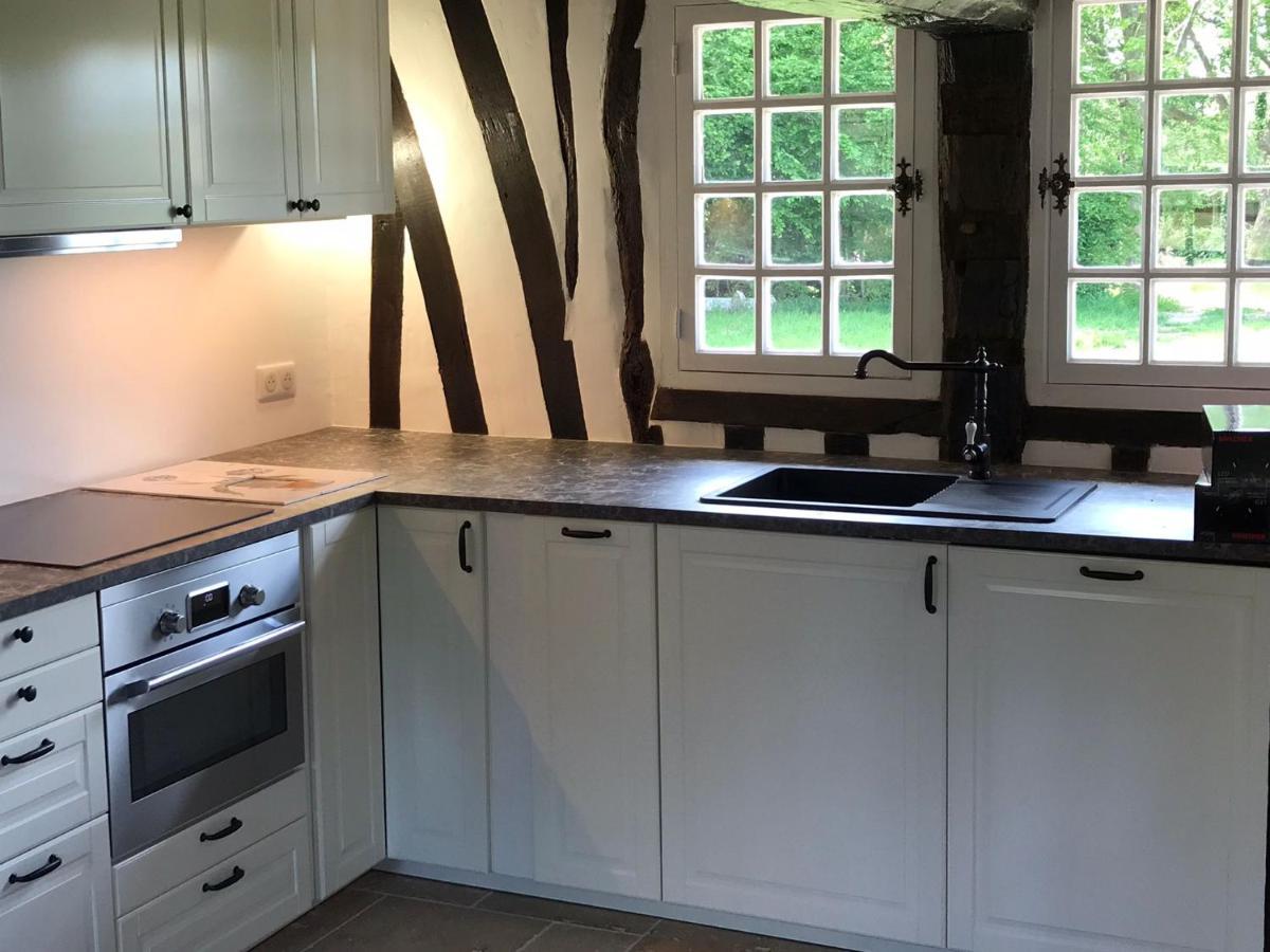 La Gloriette Gite Situe Dans La Propriete Dun Magnifique Manoir Vatteville Exterior foto
